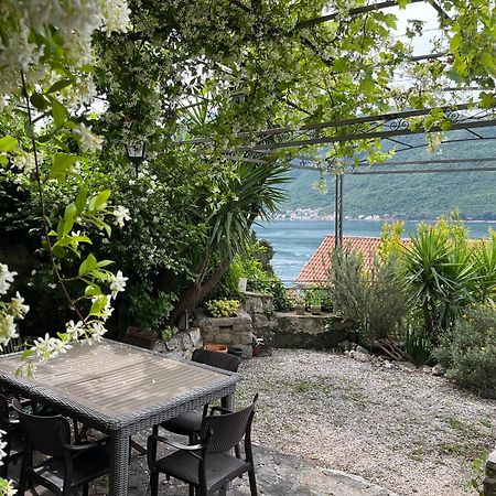 Be happy in Perast Apartment Bagian luar foto