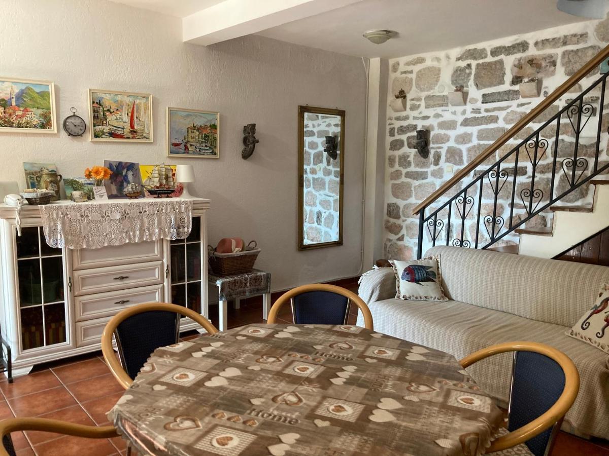 Be happy in Perast Apartment Bagian luar foto