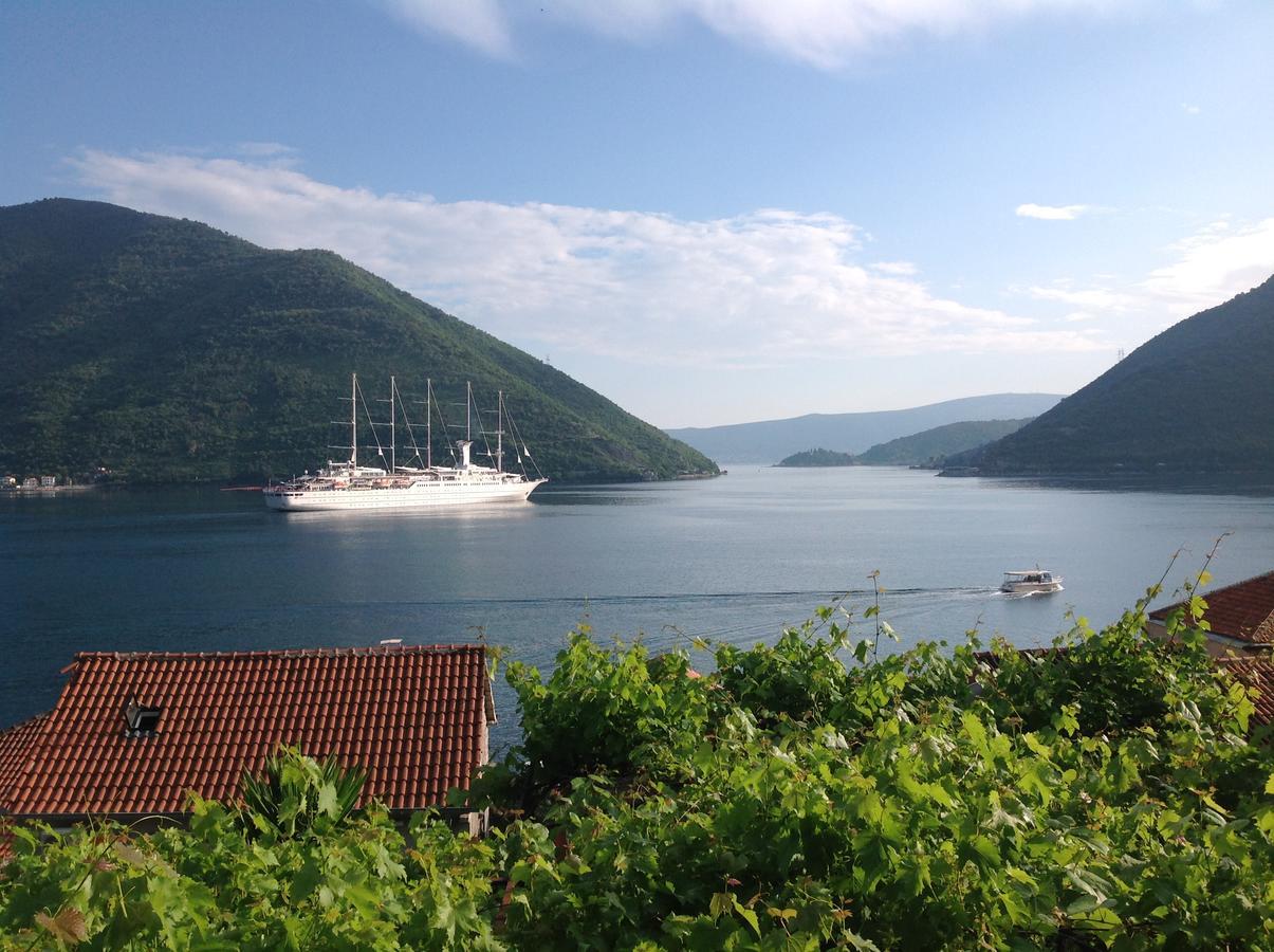 Be happy in Perast Apartment Bagian luar foto